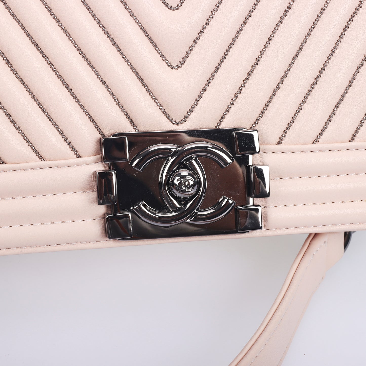 Pre-Owned Chanel Boy Small Light Pink Chevron Quilted Calfskin Leather Shoulder Bag 75047706 C