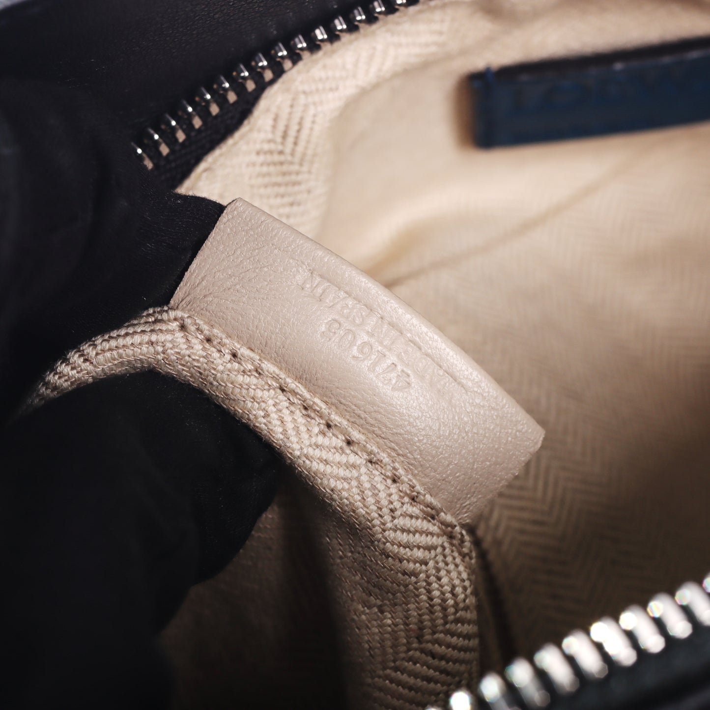 Pre-Owned LOEWE Puzzle Medium Size Multicolor Calfskin Leather Shoulder Bag 90020681 c