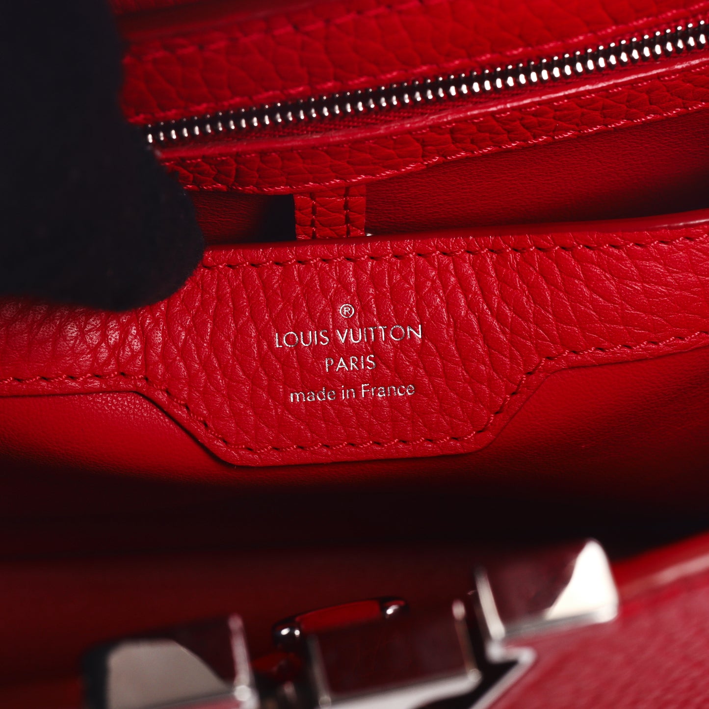 Pre-Owned Louis Vuitton Capucines BB Red Taurillon Calfskin Leather Shoulder Bag 96382537