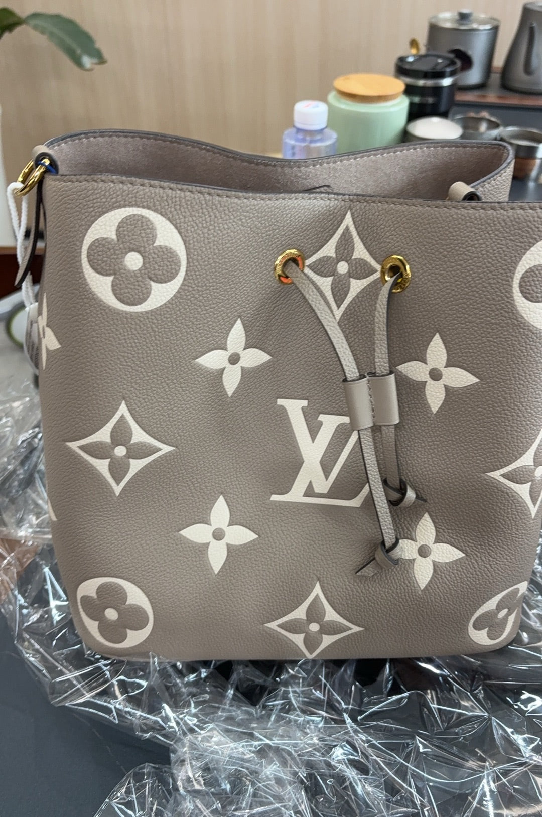 Neo Noe Bicolour Monogram Empreinte Leather MM