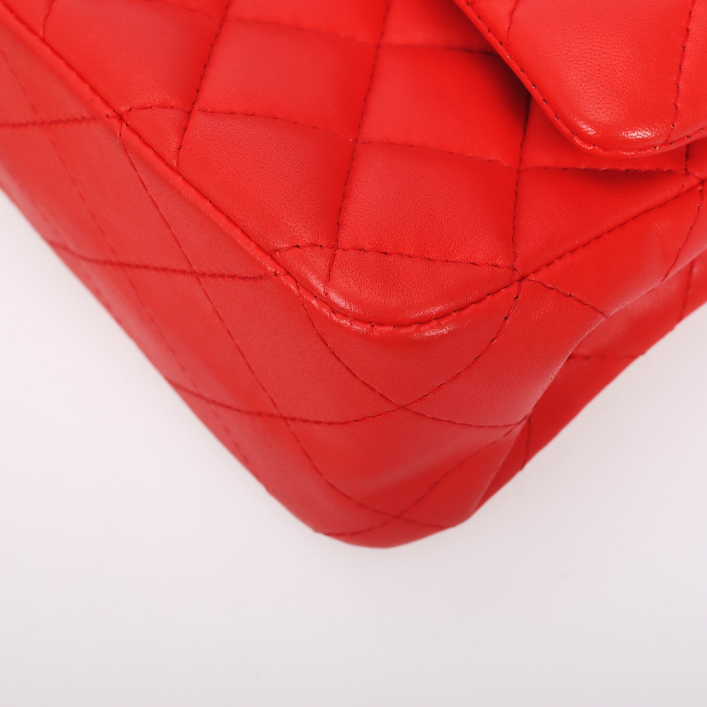 Pre-Owned Chanel Classic Flap Orange-Red Quilted Lambskin Shoulder Bag 11334973