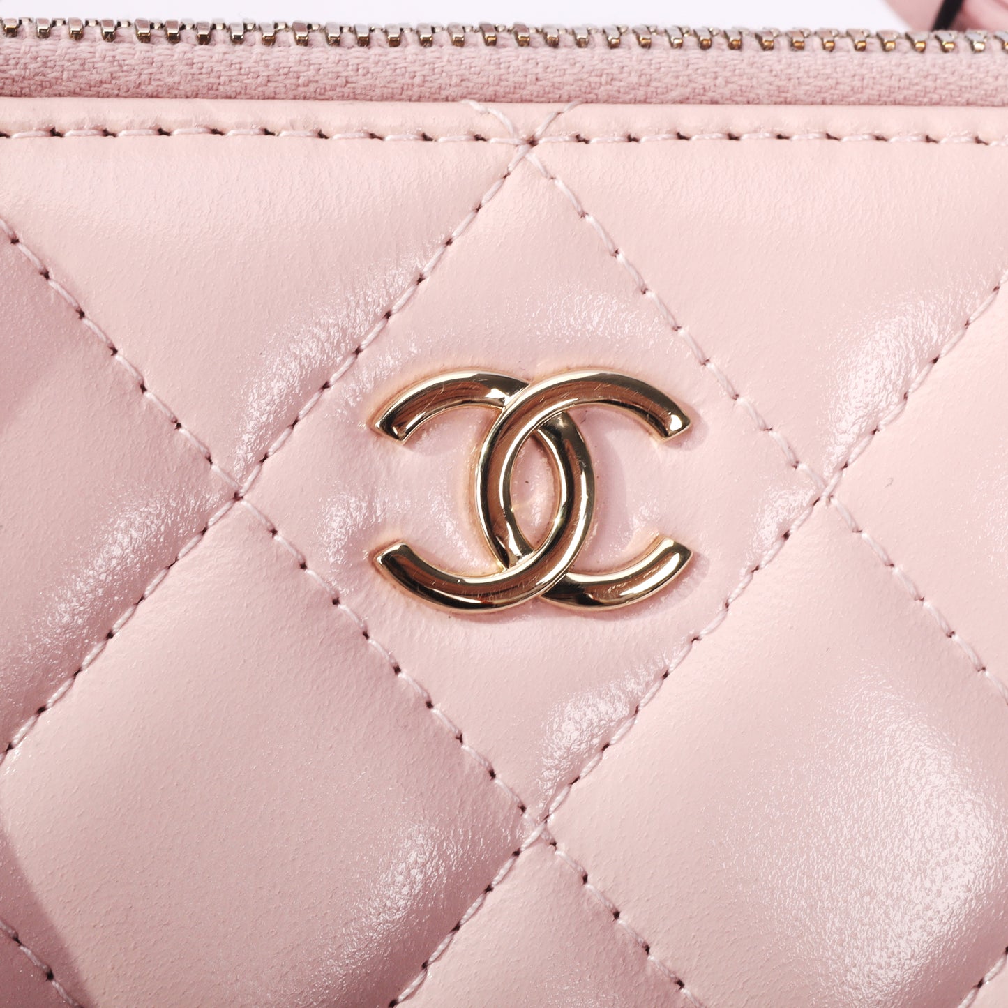 Pre-Owned Chanel Vanity Case Pink Quilted Lambskin Leather Crossbody Bag 12307553 c