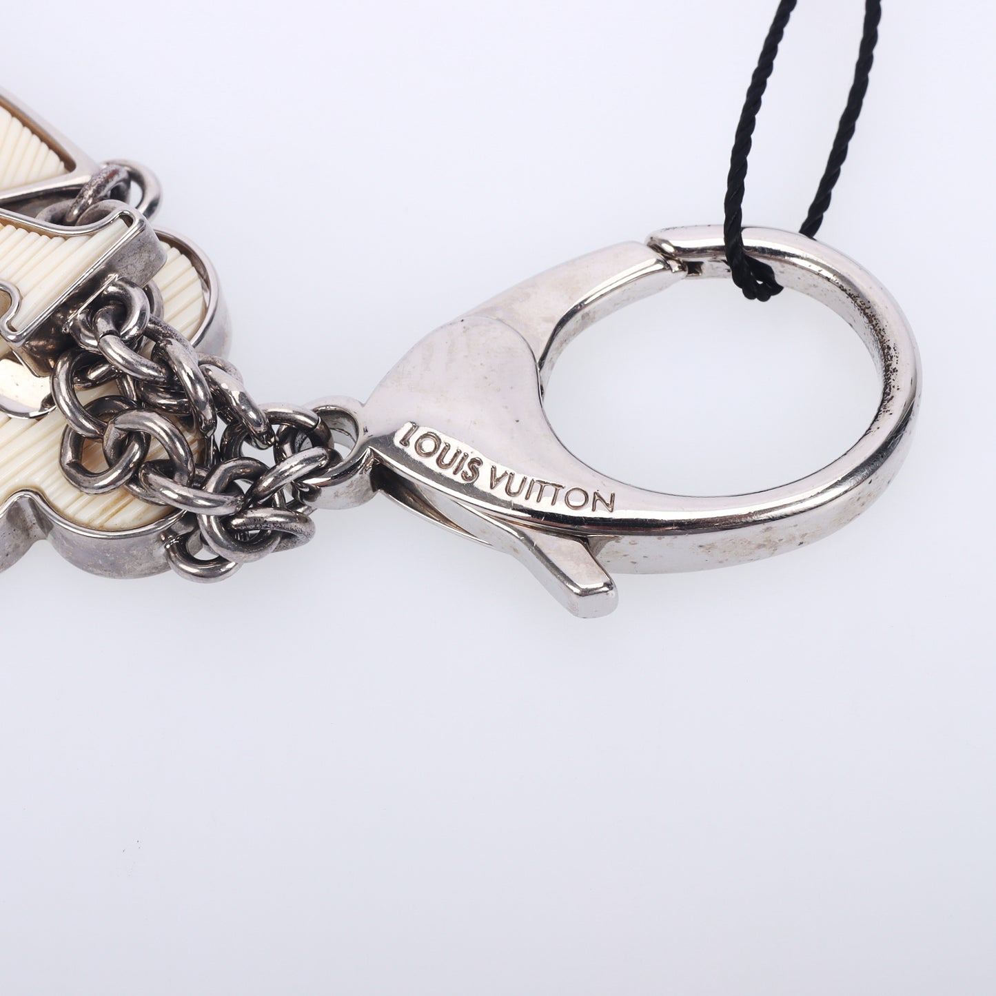 Pre-Owned Louis Vuitton Monogram Flower Silver Metal Bag Charm 12615515