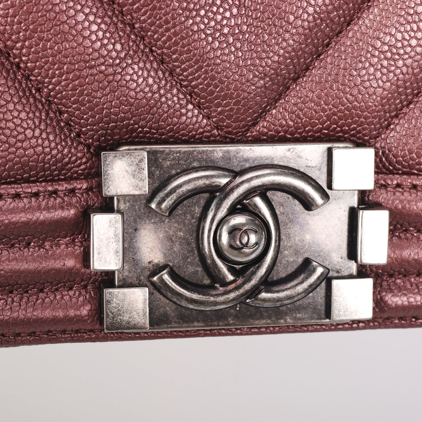 Pre-Owned Chanel Le Boy Purple Chevron Caviar Calfskin Leather Shoulder Bag 12829580 c