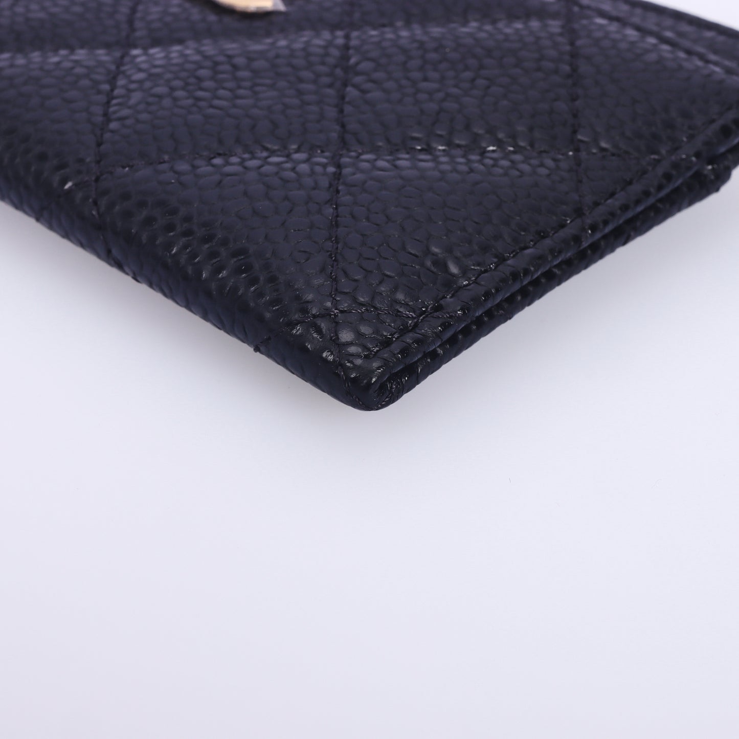 Pre-Owned Chanel Classic Quilted Black Calfskin Card Holder 15130302 L