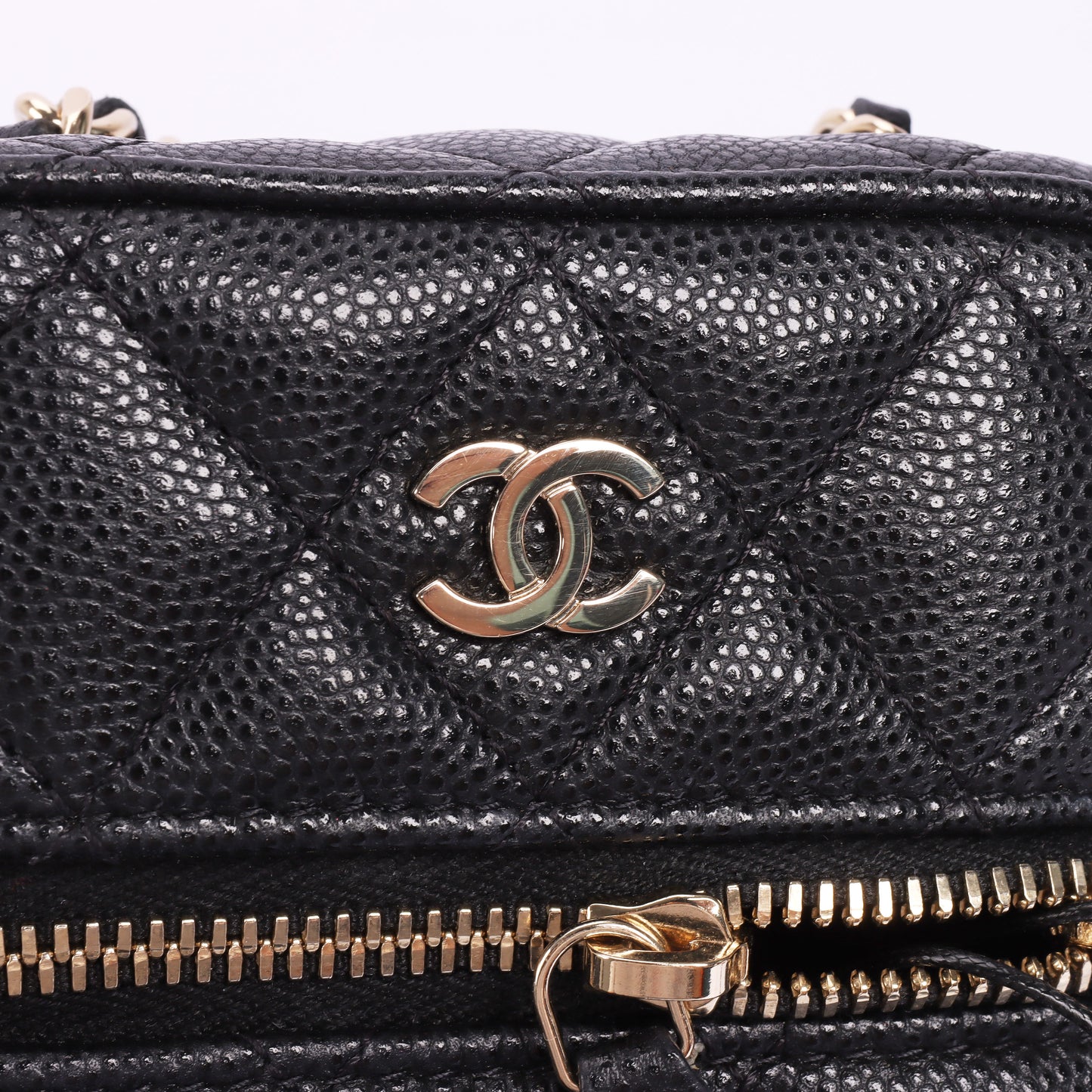 Pre-Owned Chanel Vanity Case Black Caviar Calfskin Crossbody Bag 15294634 jl