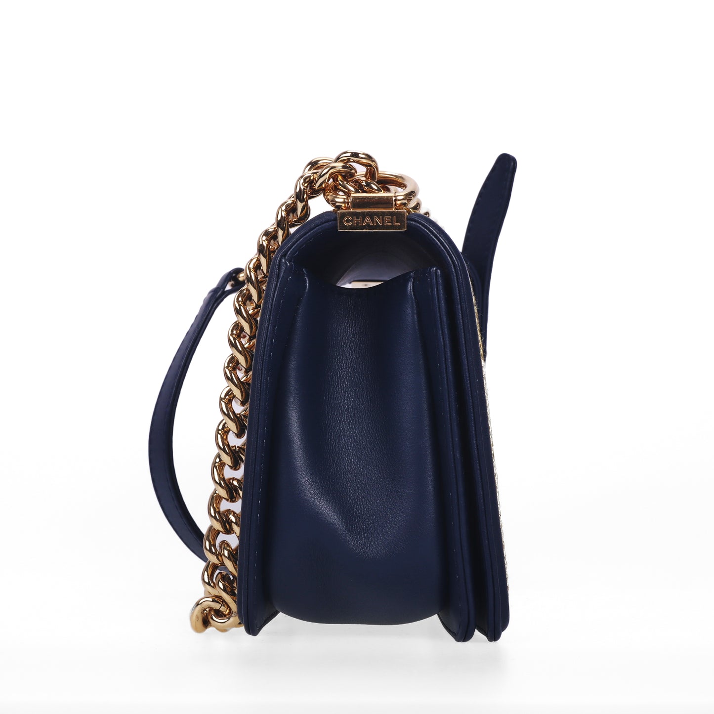 Pre-Owned Chanel Boy Medium White Navy Leather Shoulder Bag 16017534 c Pre-Owned Chanel Flap White Leather Crossbody Bag 45258572 c