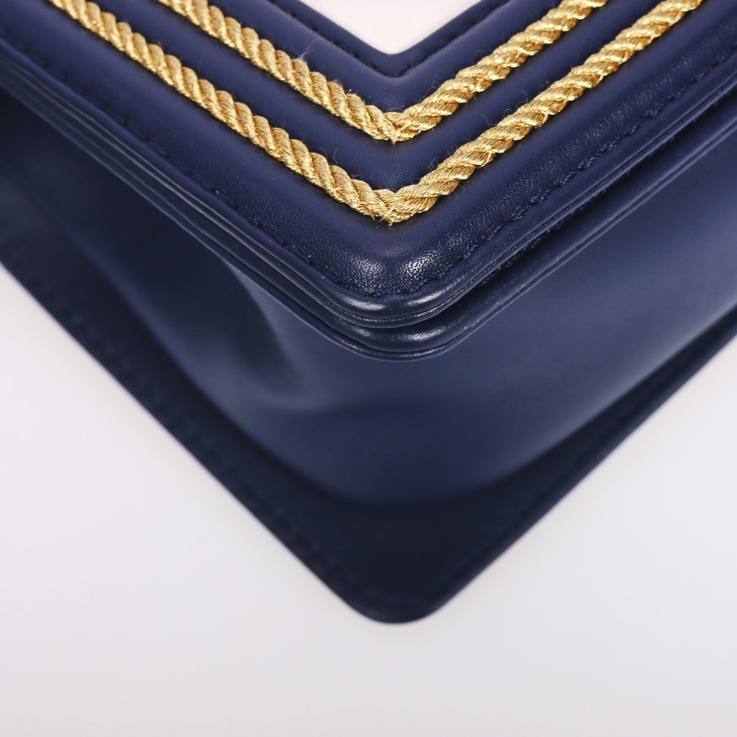 Pre-Owned Chanel Boy Medium White Navy Leather Shoulder Bag 16017534 c Pre-Owned Chanel Flap White Leather Crossbody Bag 45258572 c