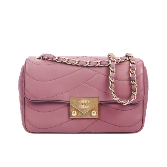 Pre-Owned Chanel Pagoda Flap Mauve Calfskin Shoulder Bag 18450128  yj