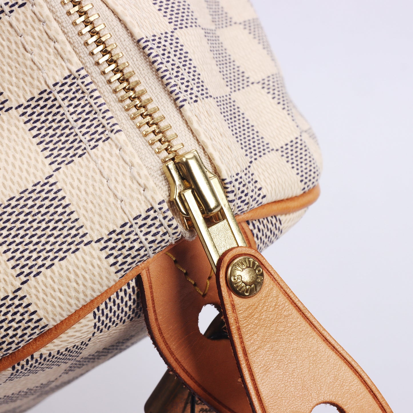 Pre-Owned Louis Vuitton Speedy 30 White Damier Azur Coated Canvas Top Handle Bag 19050088