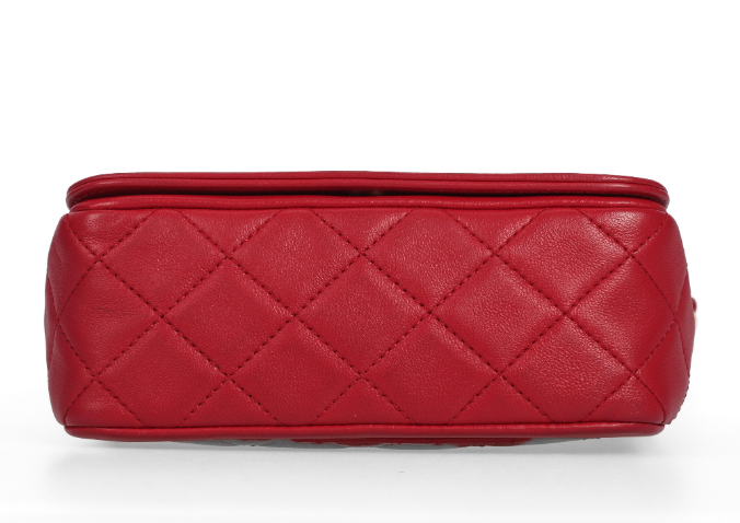 Pre-owned CHANEL Lambskin Crossbody Bag Hot Pink 75033657