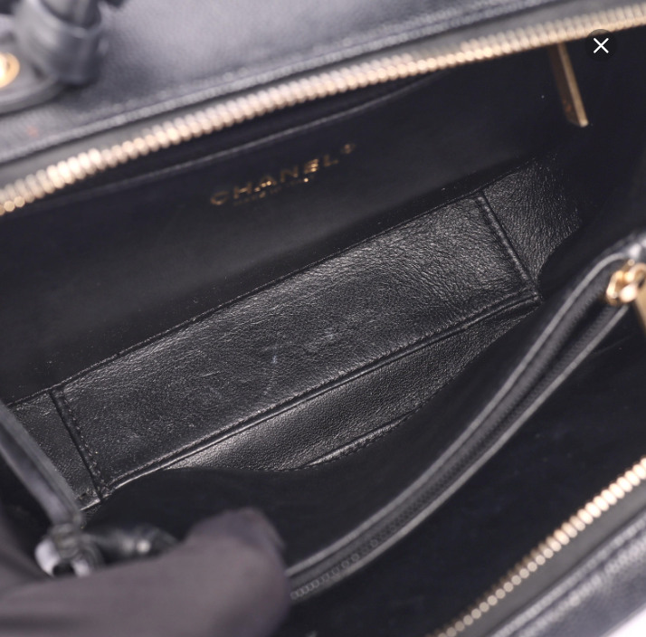 Pre-owned Chanel Black Vanity Case Medium Caviar Shoulder Bag 40124569