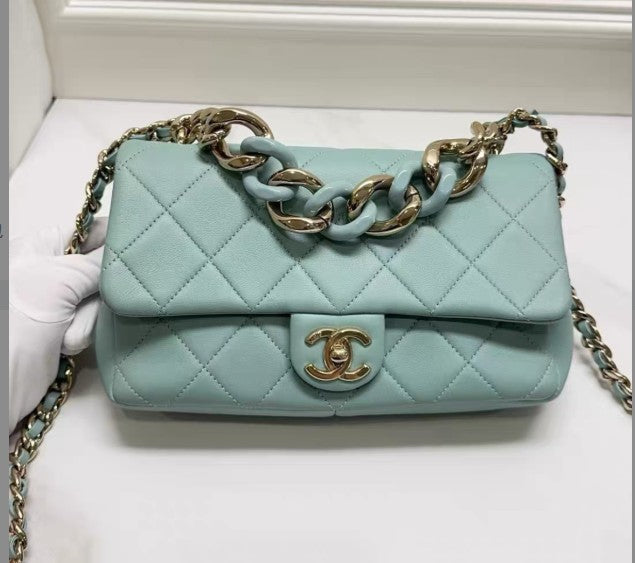 Pre-owned Chanel Green Lambskin Shoulder bag 64461544