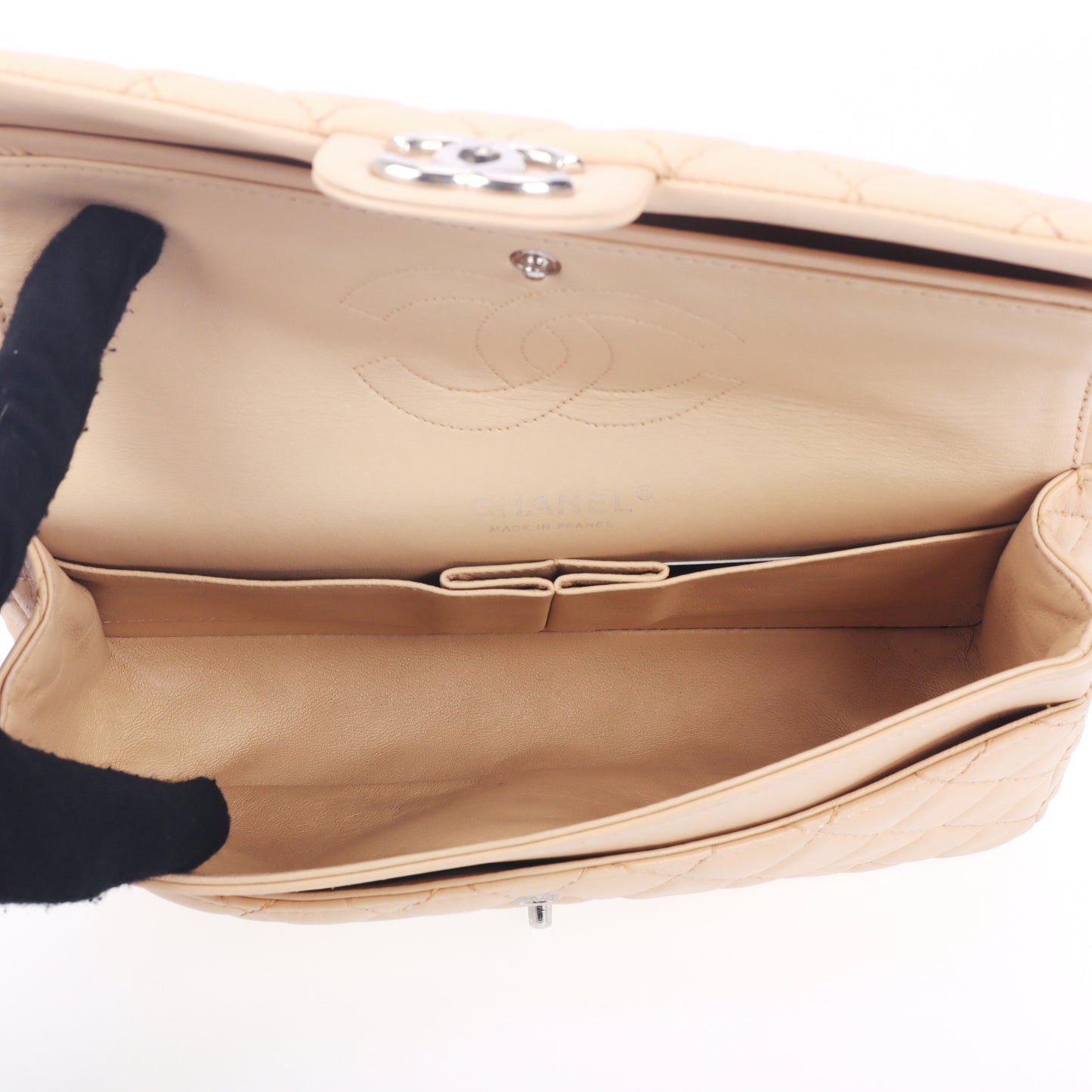 Pre-Owned Chanel Classic Flap Beige Leather Shoulder Bag 20754138