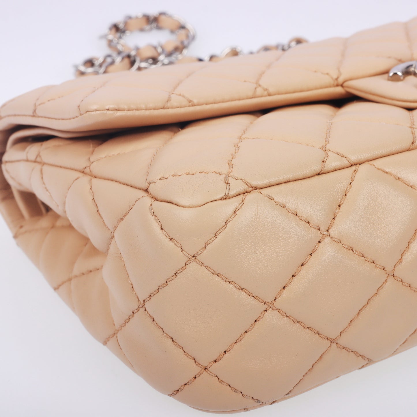 Pre-Owned Chanel Classic Flap Beige Leather Shoulder Bag 20754138