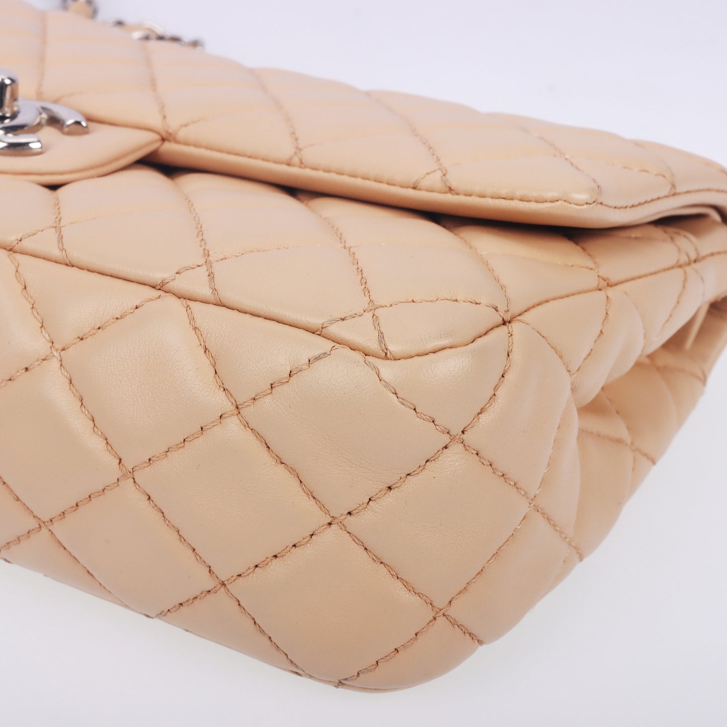 Pre-Owned Chanel Classic Flap Beige Leather Shoulder Bag 20754138