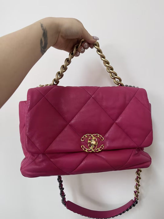 Pre-Owned Chanel 19 hot pink lambskin crossbody bag 90536078
