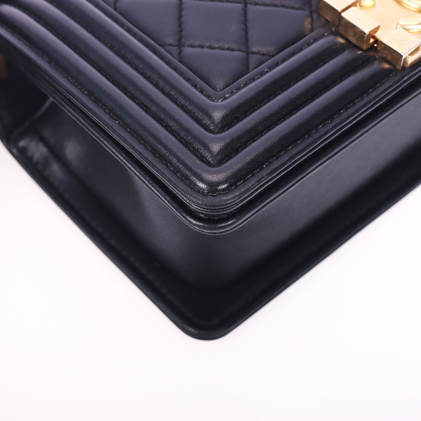 Pre-Owned Chanel Le Boy Small Size Black Quilted Lambskin Leather Shoulder Bag 23770502