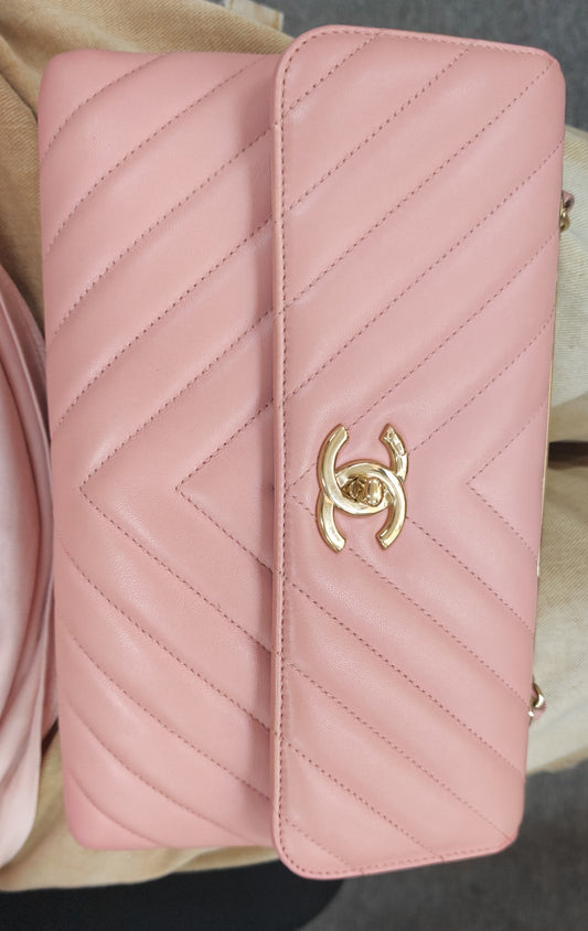Pre-owned Chanel trendy CC Pink shoulder bag 70321735