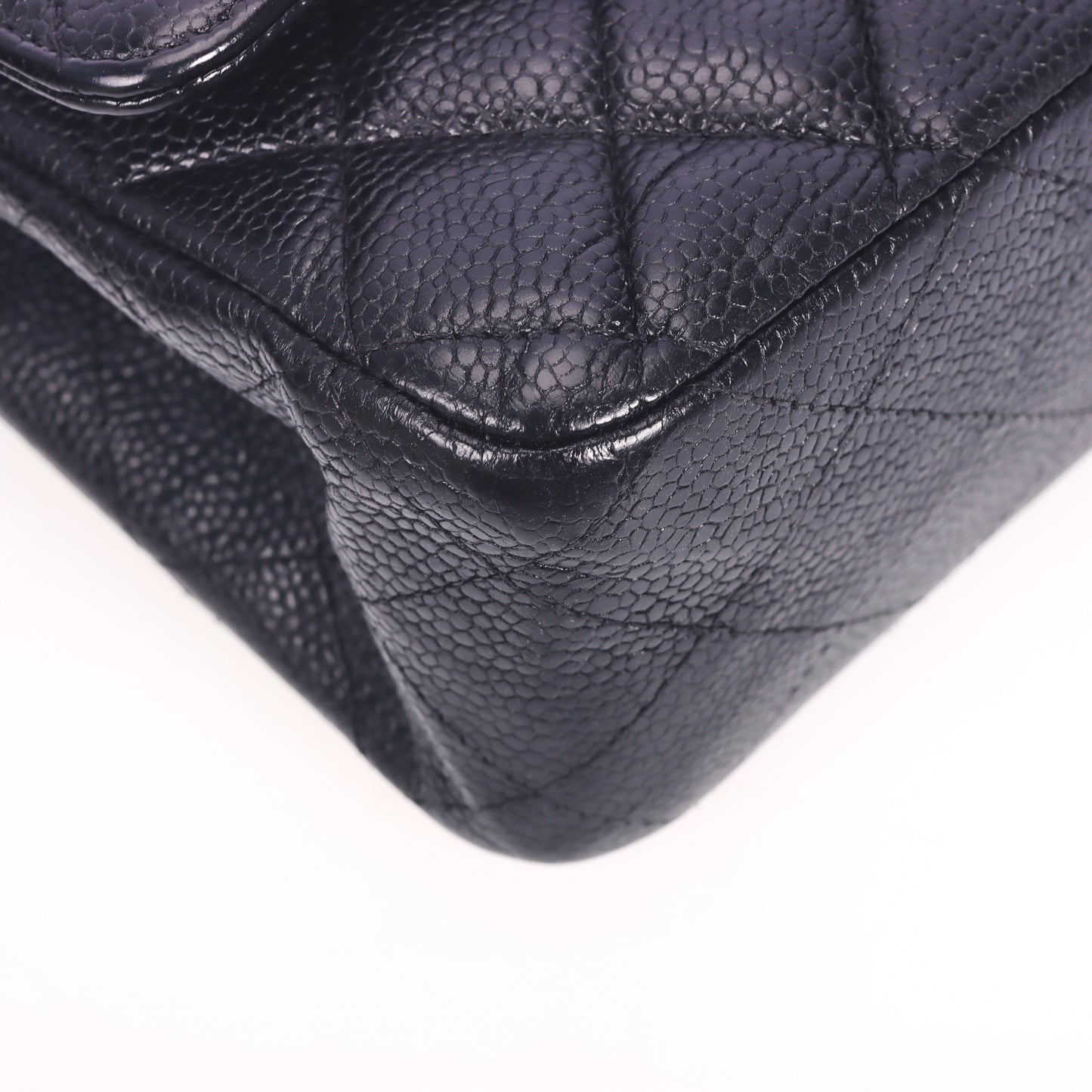 Pre-Owned Chanel Classic Flap Black Calfskin Shoulder Bag 25645342