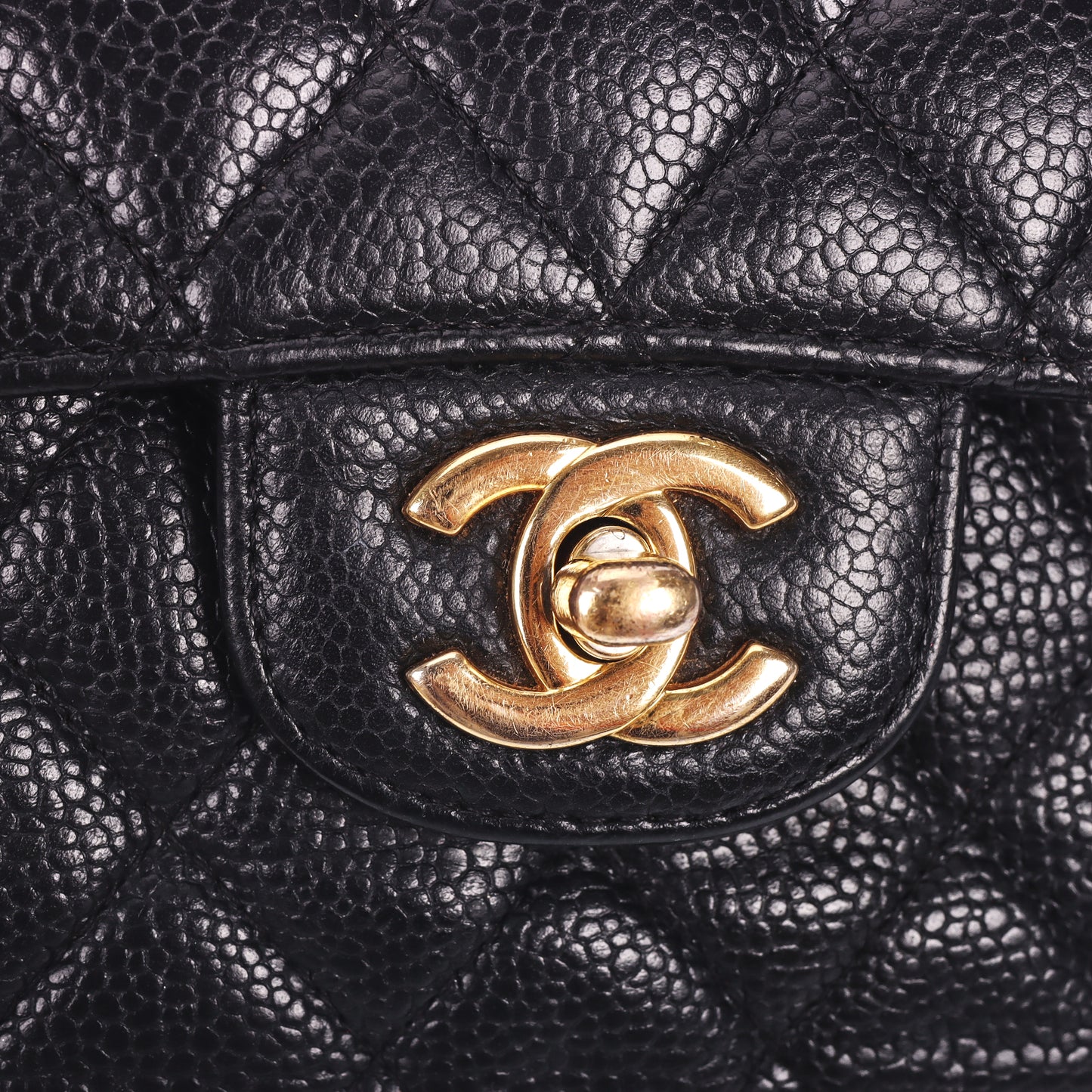Pre-Owned Chanel Classic Flap Black Calfskin Shoulder Bag 25645342
