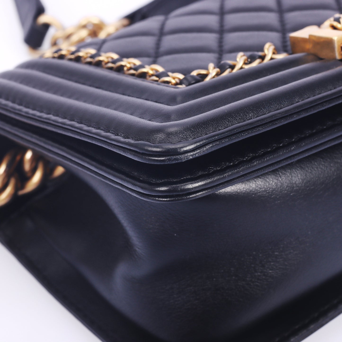 Pre-Owned Chanel BOY Black Calfskin Crossbody Bag 26457590