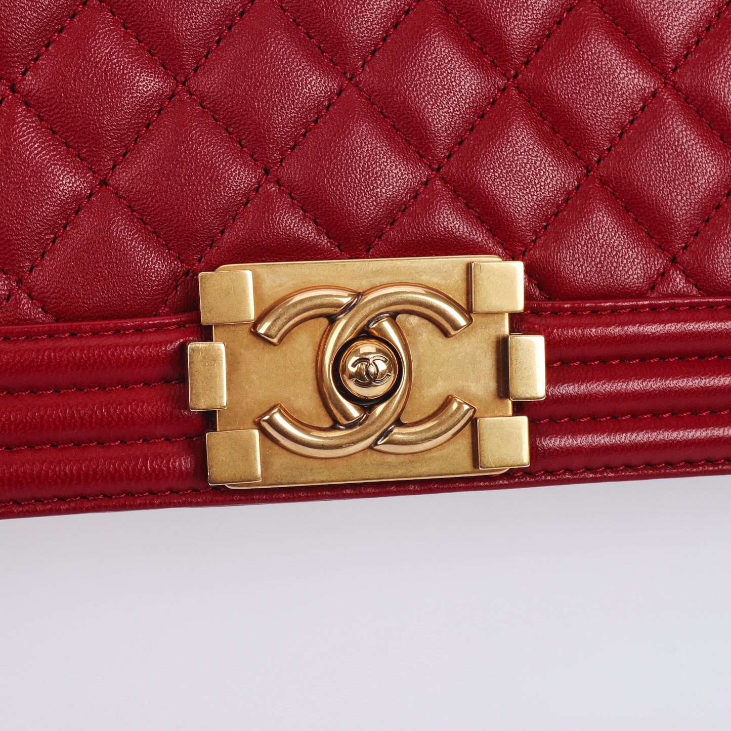 Pre-Owned Chanel Le Boy Burgundy Quilted Lambskin Leather Shoulder Bag 26621661