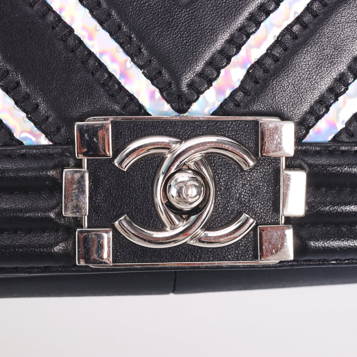 Pre-Owned Chanel Le Boy Black Chevron Quilted Calfskin Leather Shoulder Bag 27218387 c