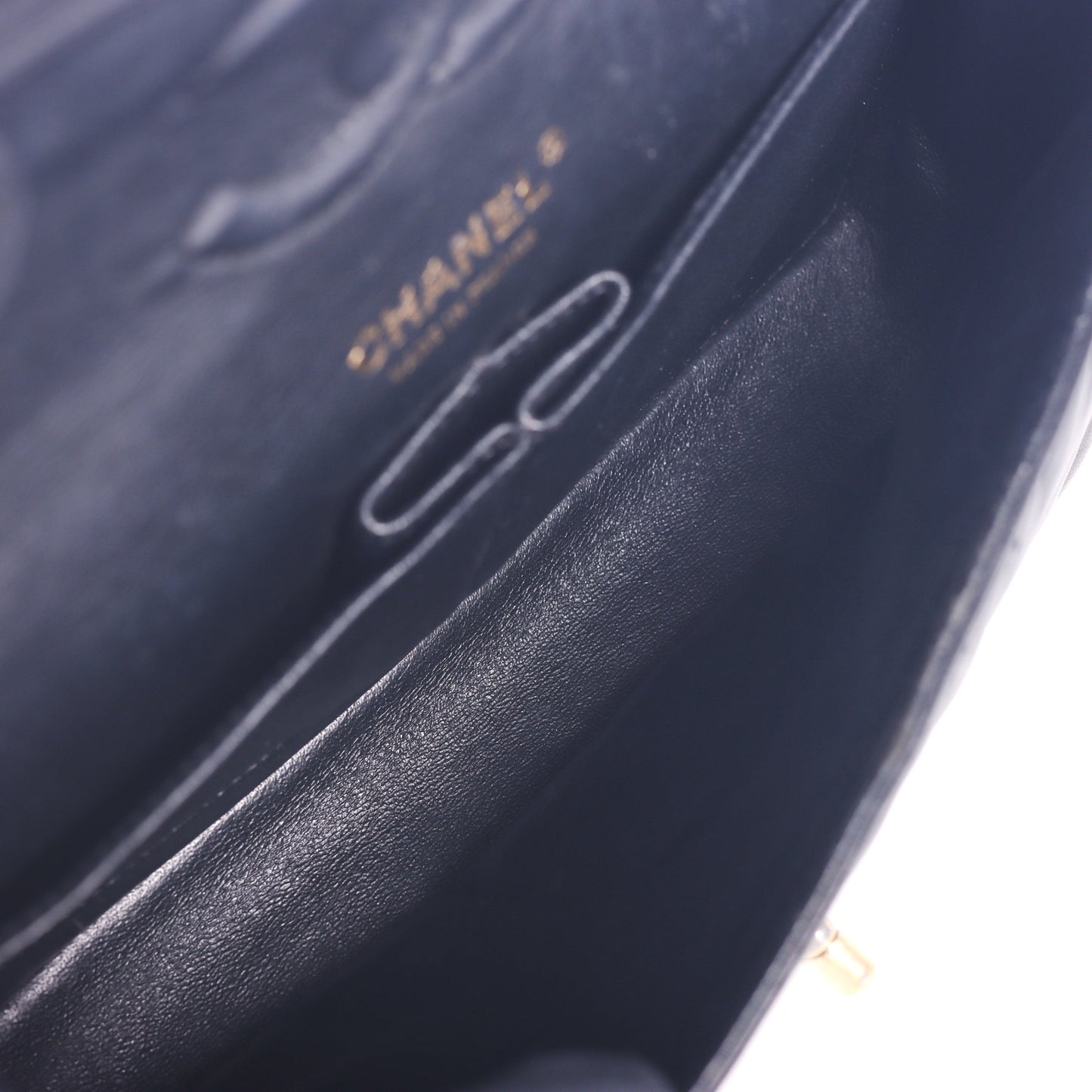 Pre-Owned Chanel Classic Flap Black Chevron Quilted Lambskin Leather Shoulder Bag 27658960