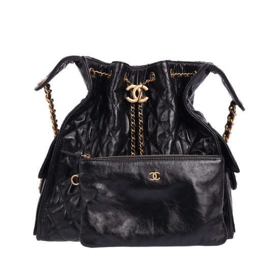 pre-owned chanel 25 black calfskin crossbody bag 29924058