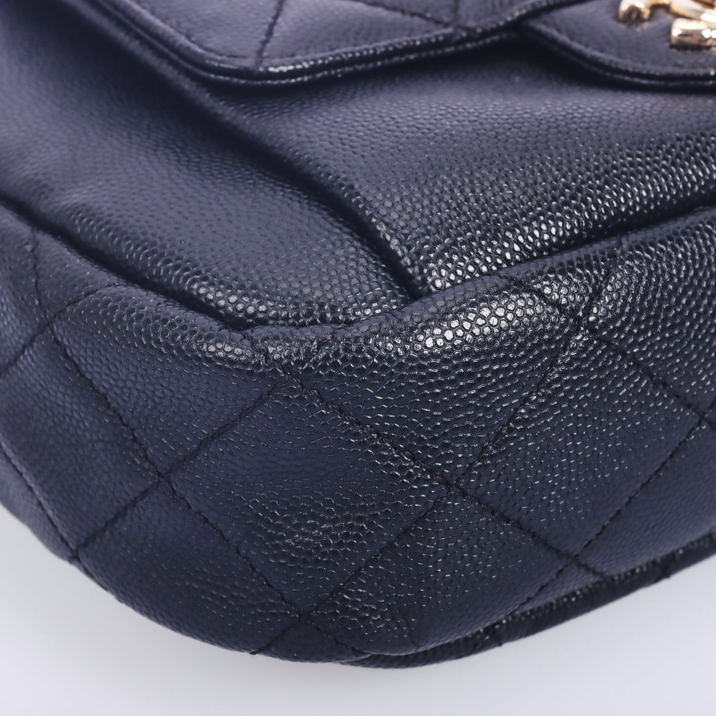 Pre-Owned Chanel Black Quilted Caviar Leather Crossbody Bag 34529873 c