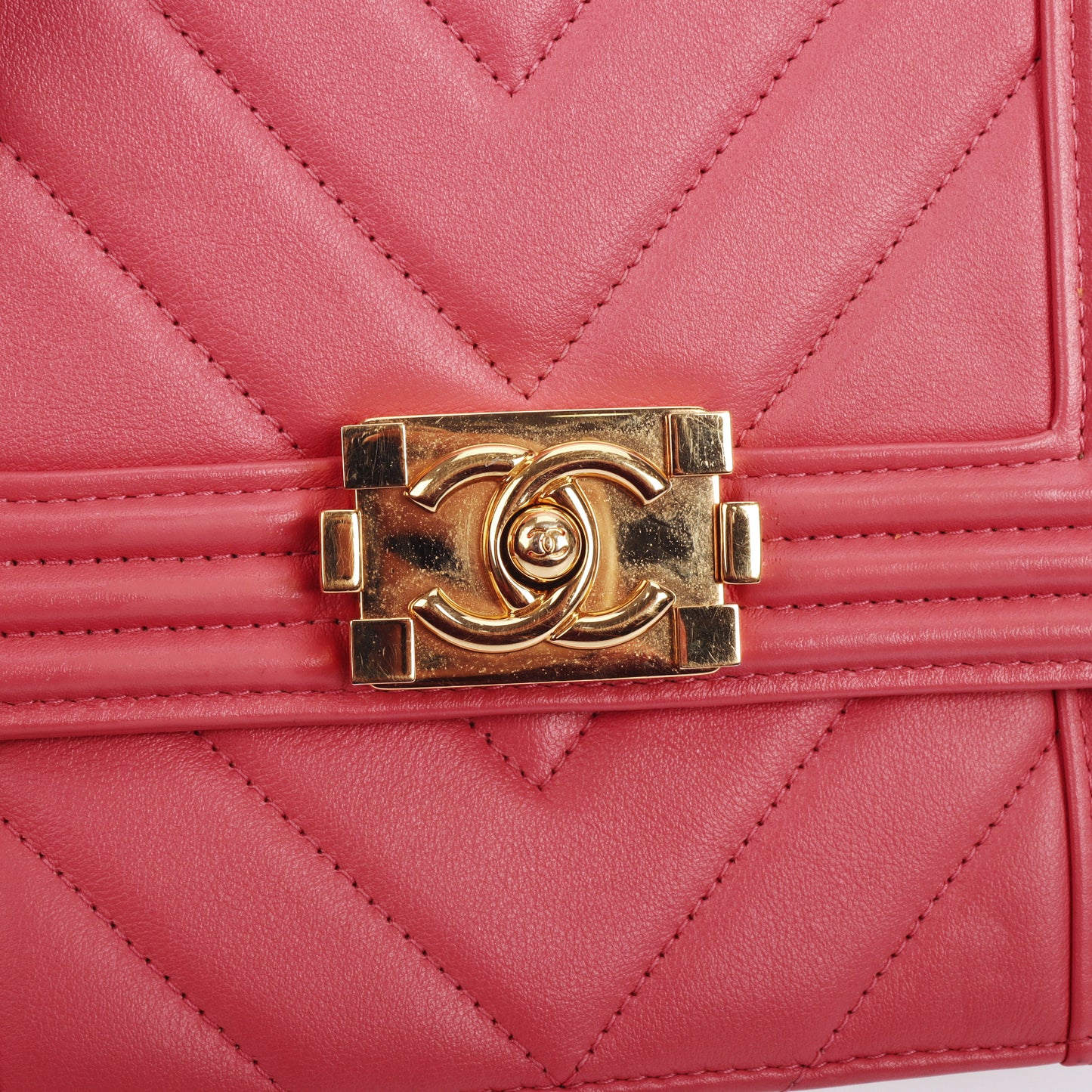 Pre-Owned Chanel Boy Pink Quilted Lambskin Crossbody Bag 34653875