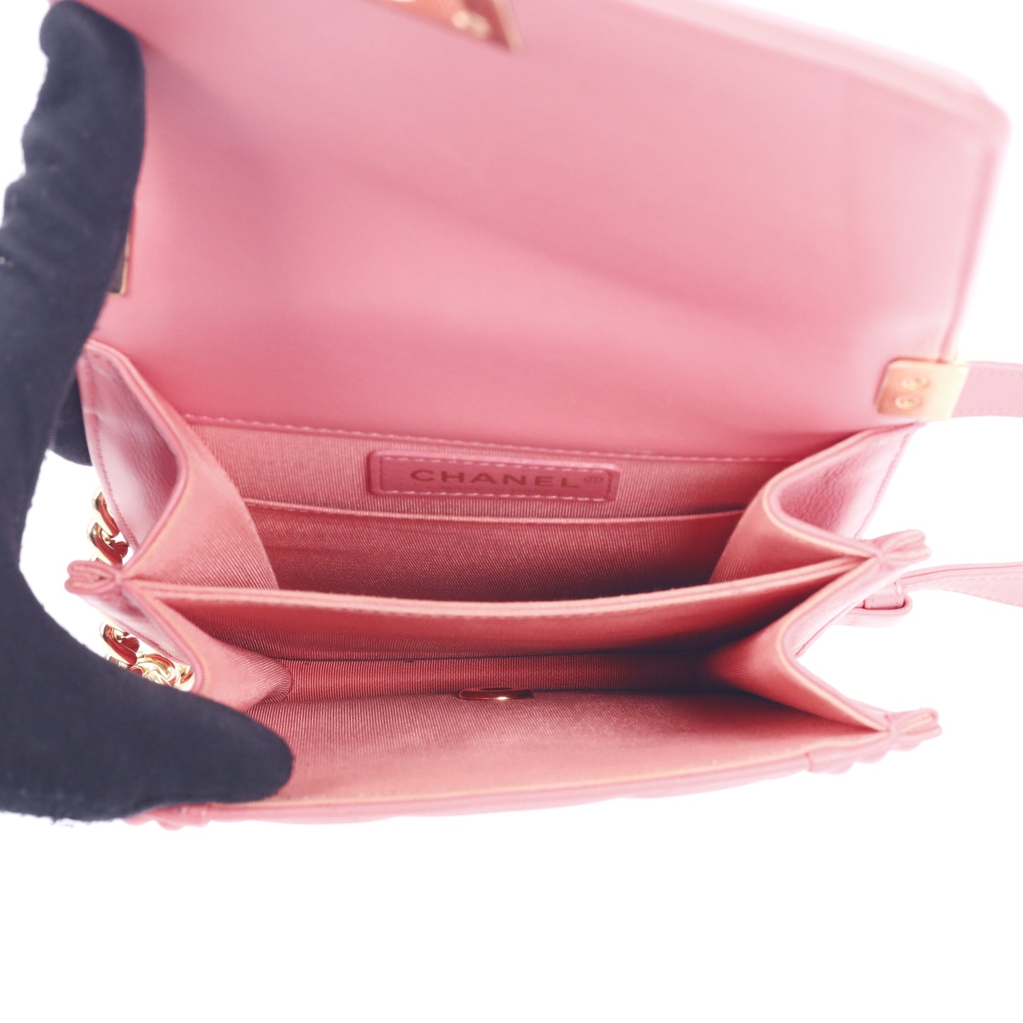 Pre-Owned Chanel Boy Pink Quilted Lambskin Crossbody Bag 34653875
