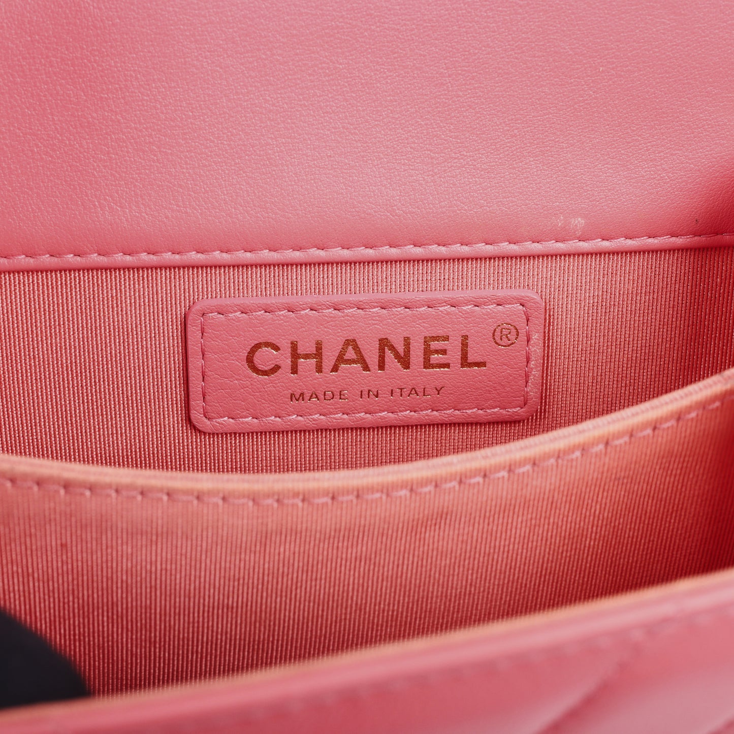 Pre-Owned Chanel Boy Pink Quilted Lambskin Crossbody Bag 34653875