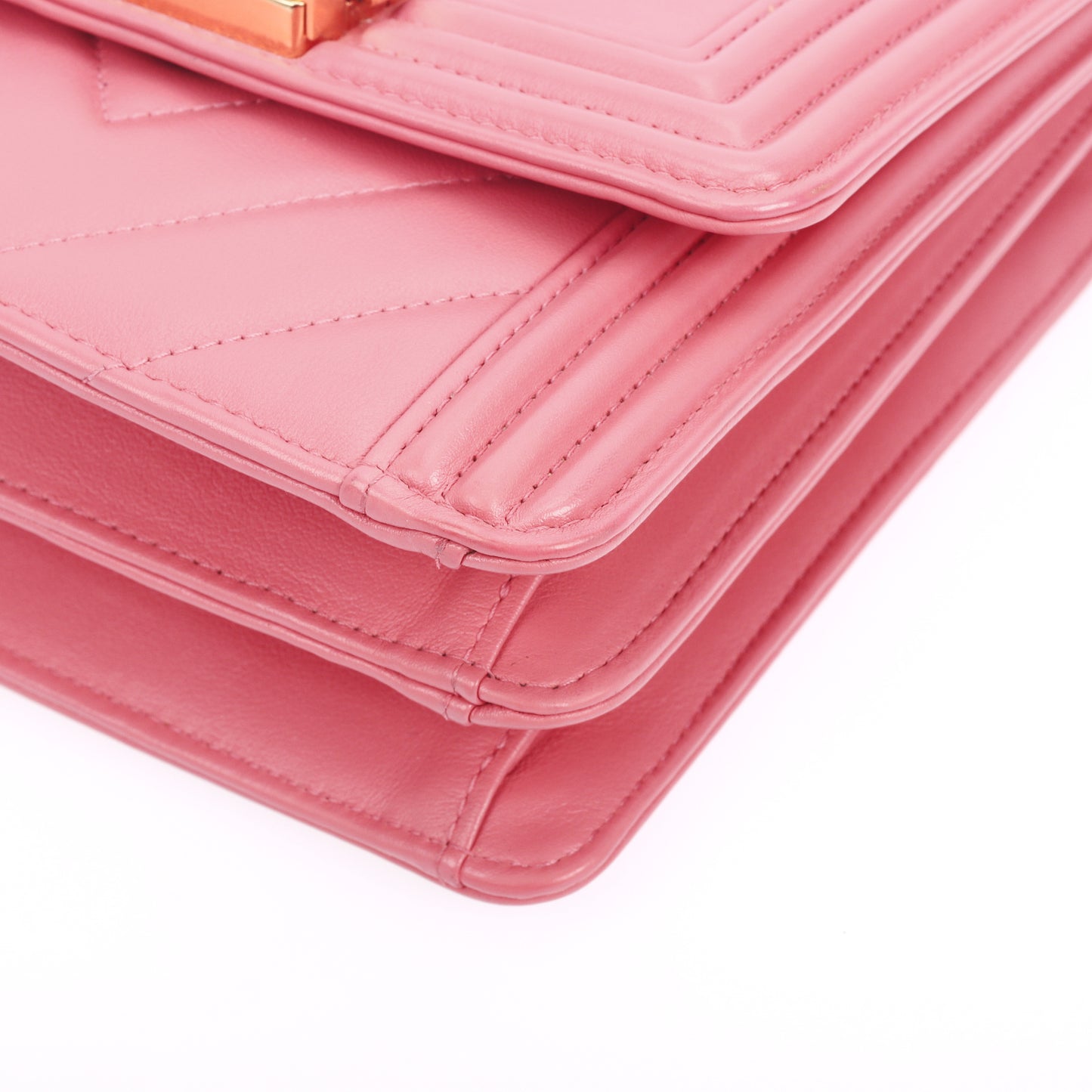 Pre-Owned Chanel Boy Pink Quilted Lambskin Crossbody Bag 34653875