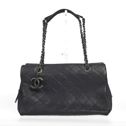Pre-Owned Chanel Navy Calfskin Shoulder Bag 39333659