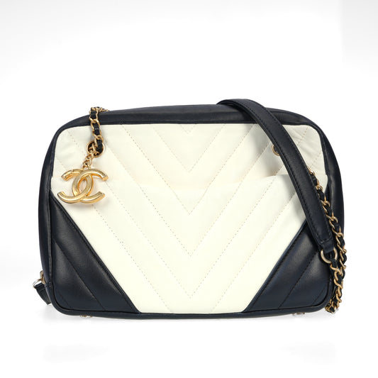 Pre-Owned Chanel White Lambskin Crossbody Bag 39918010