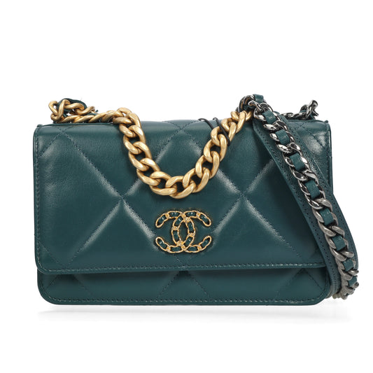 Pre-Owned Chanel 19 Green Leather Wallet on Chain  40635973