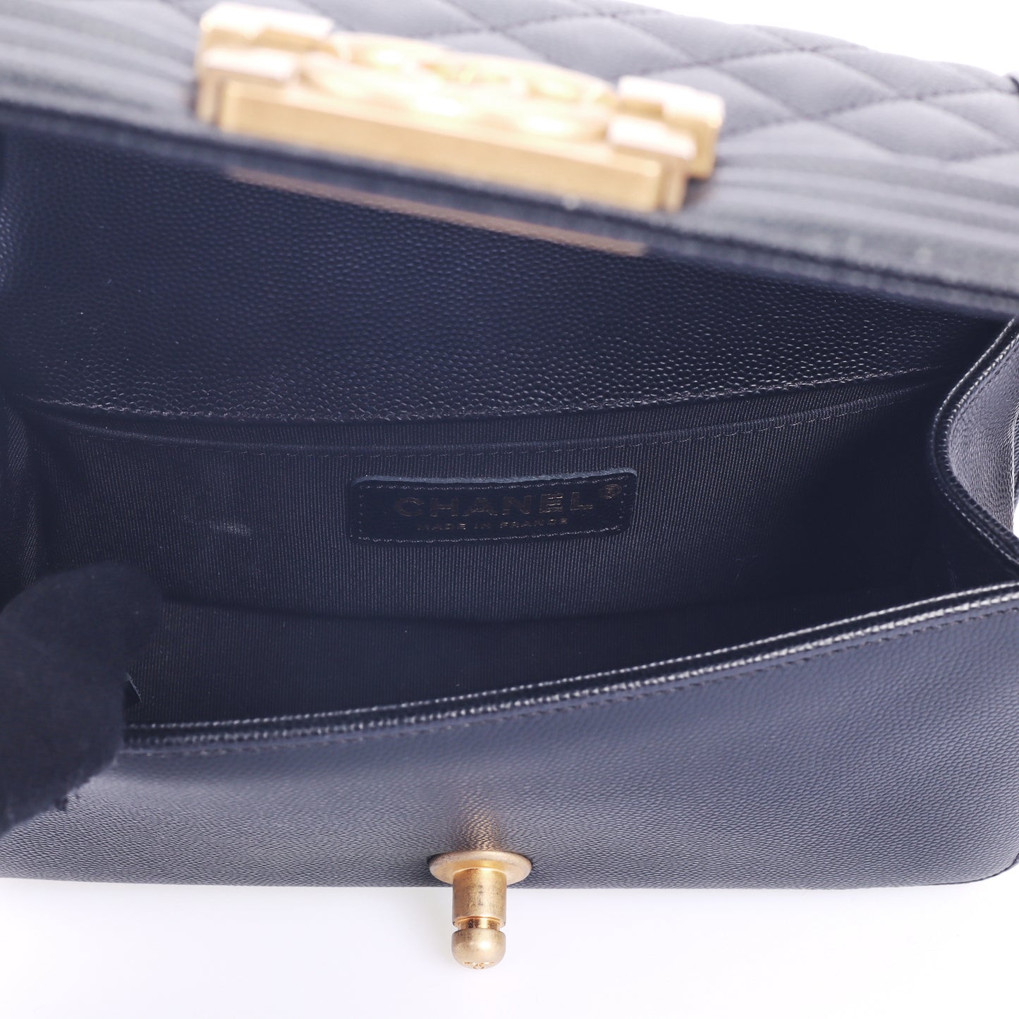 Pre-Owned Chanel Boy Small Black Calfskin Shoulder Bag 42089677 L