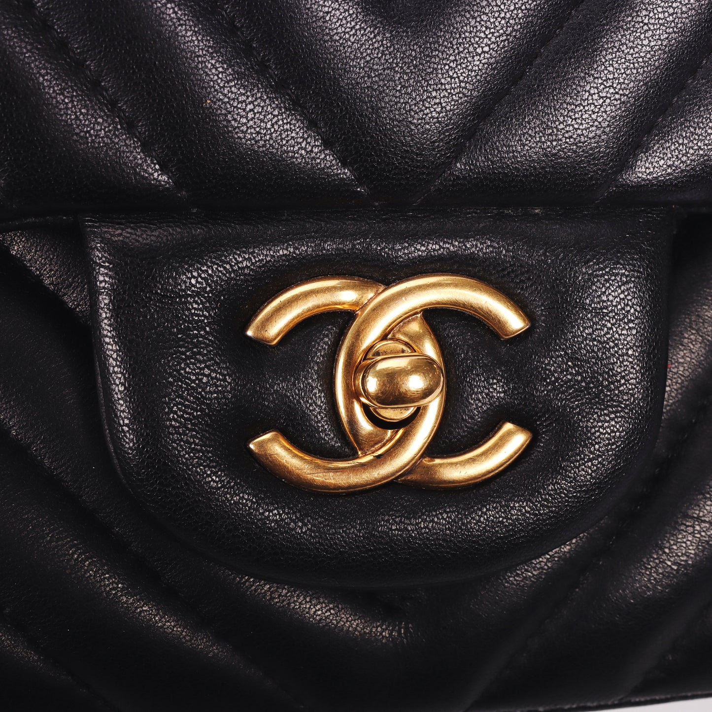Pre-Owned Chanel Classic Flap Jumbo Black Chevron Lambskin Shoulder Bag 42938976