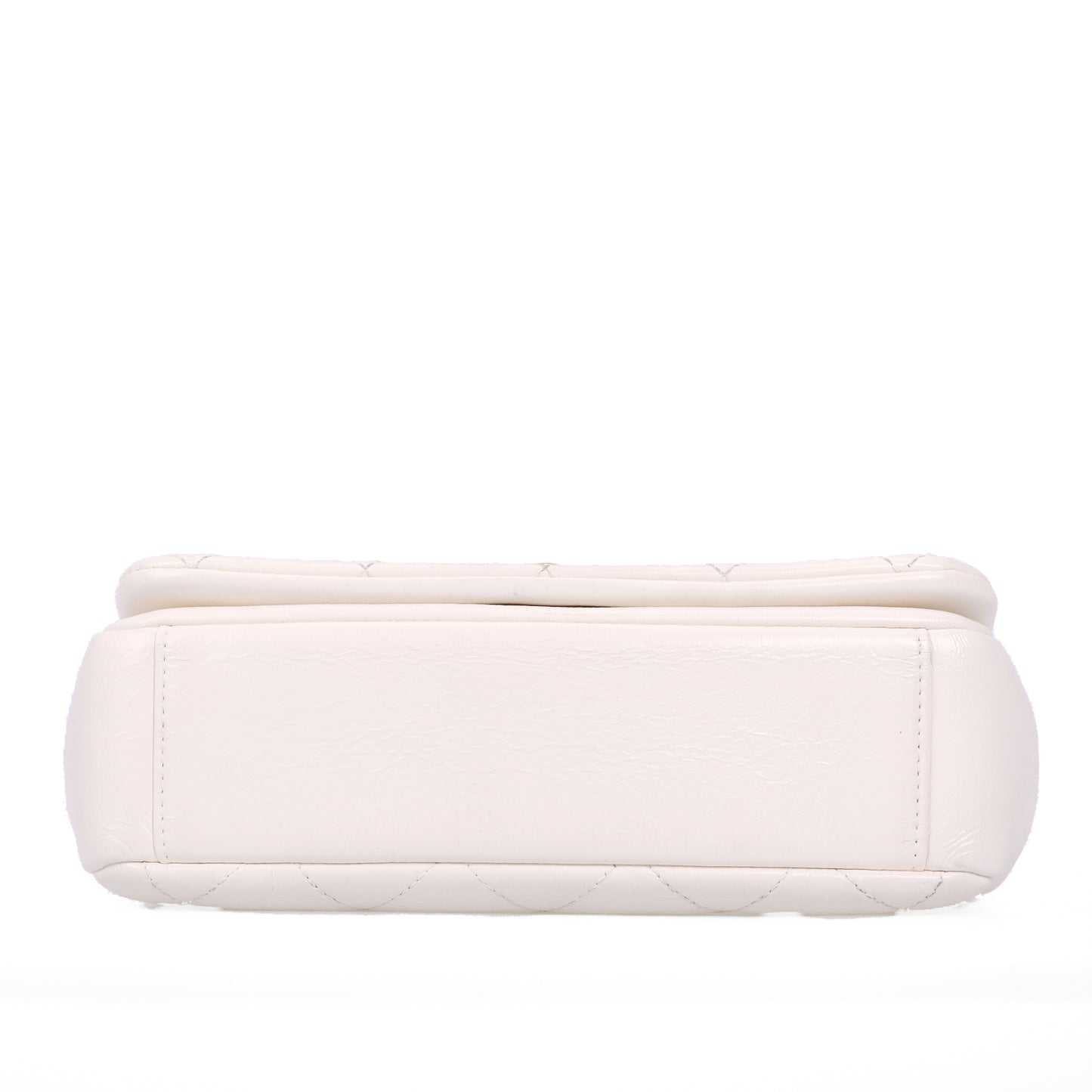 Pre-Owned Chanel 19 Flap White Quilted Leather Shoulder Bag 45258572 c