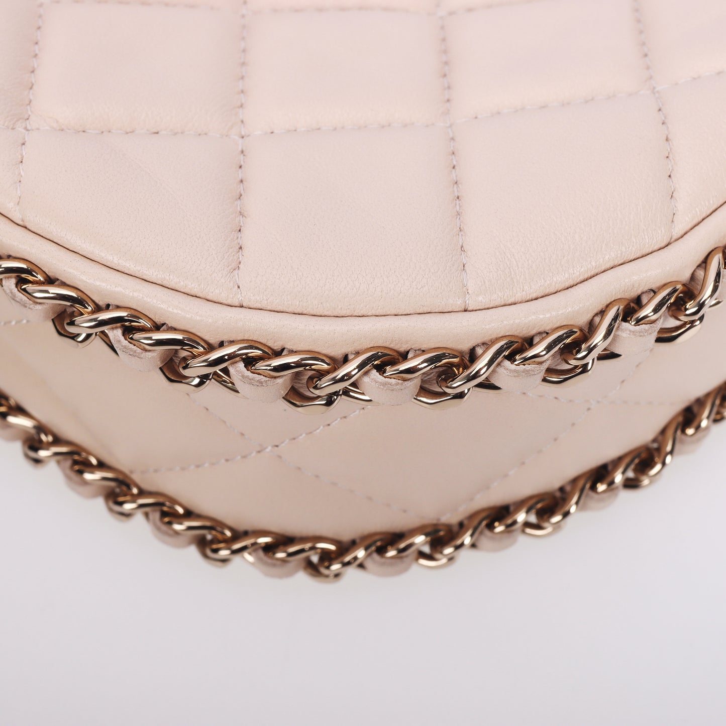 Pre-Owned Chanel Beige Quilted Lambskin Leather Shoulder Bag 45706057