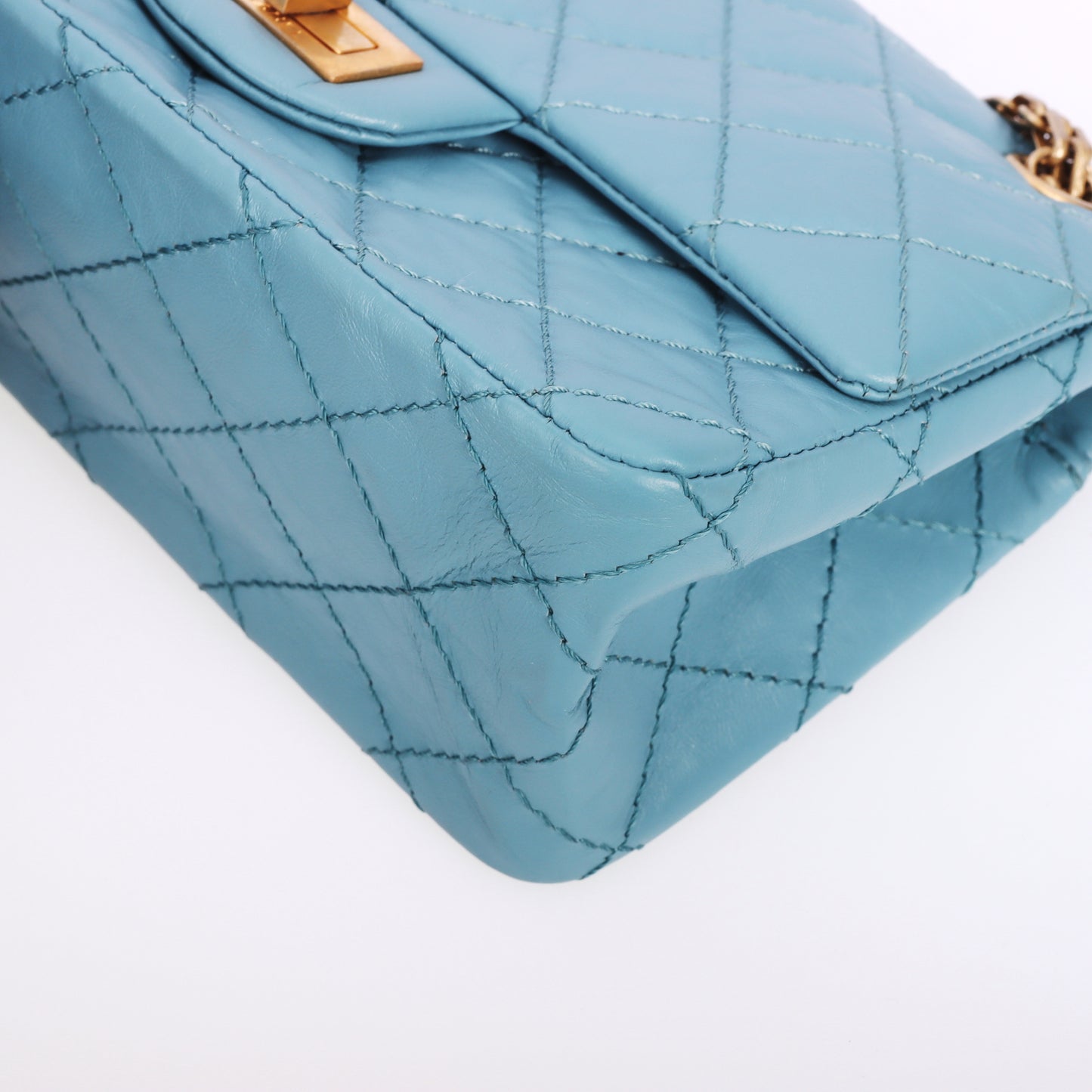 Pre-Owned Chanel Reissue 2.55 Light Blue Quilted Calfskin Shoulder Bag 46448451