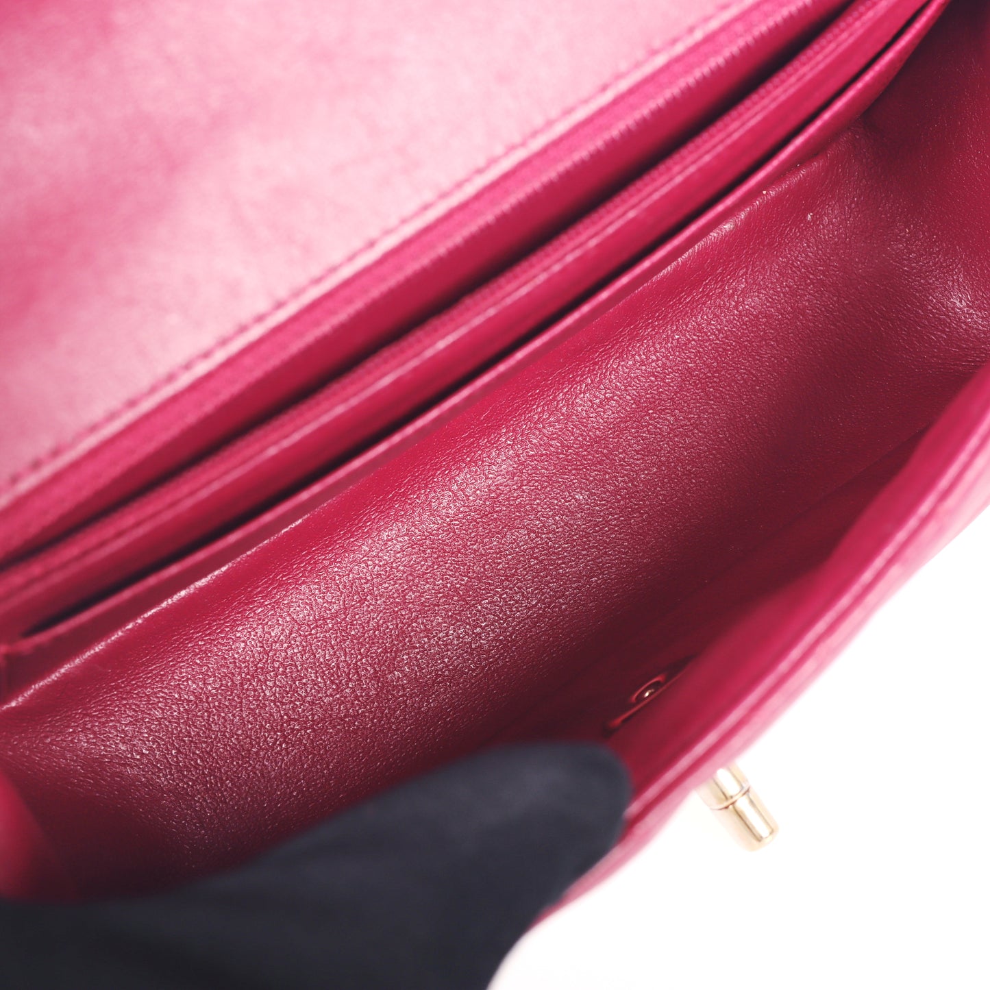 Pre-Owned Chanel Classic Flap Fuchsia Chevron Quilted Lambskin Leather Shoulder Bag 50068315