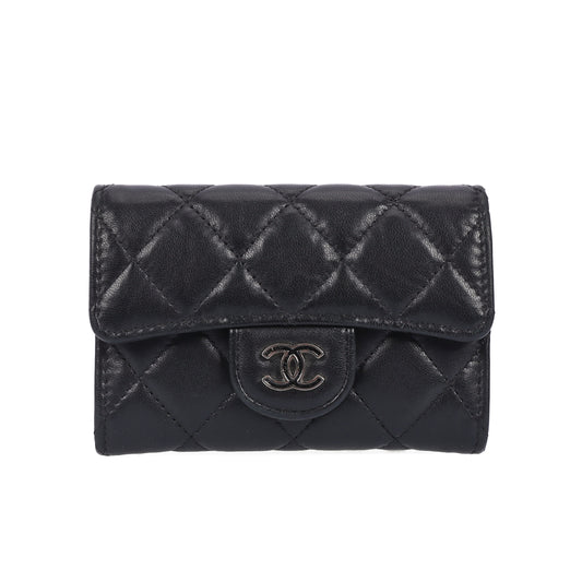 Pre-Owned Chanel Classic Flap Wallet Black Quilted Lambskin Leather Wallet 51155681