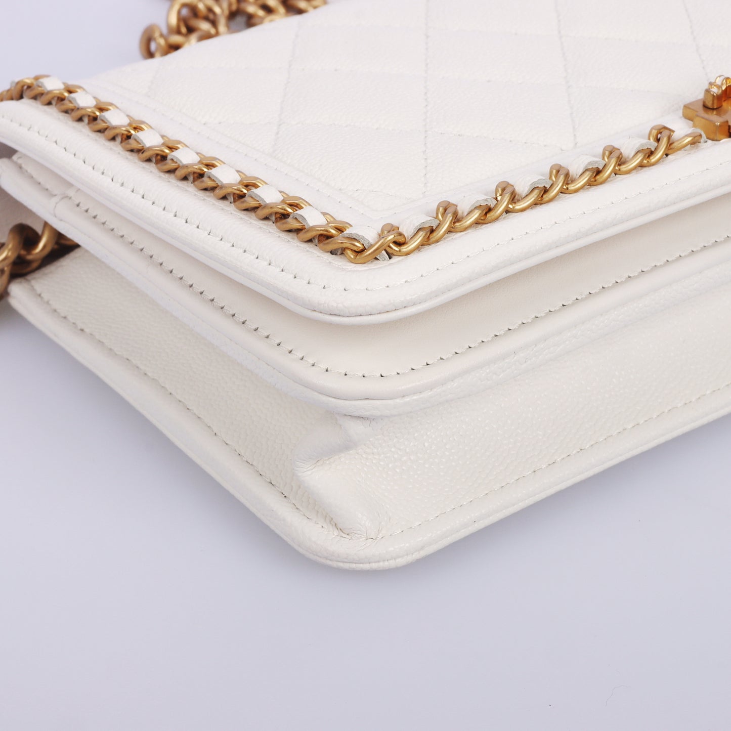 Pre-Owned Chanel Boy 23P White Calfskin Wallet on Chain 54239853 L