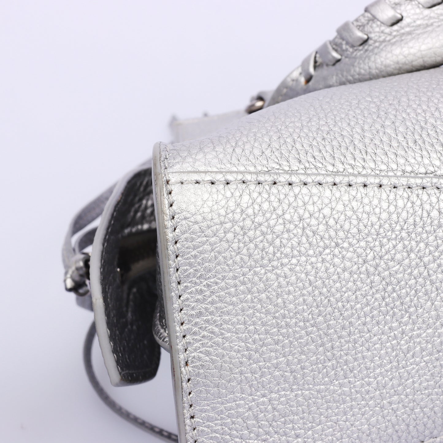 Pre-Owned Balenciaga City Silver Calfskin Shoulder Bag 54450961