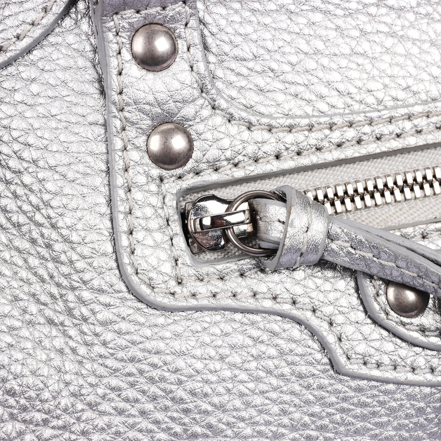 Pre-Owned Balenciaga City Silver Calfskin Shoulder Bag 54450961