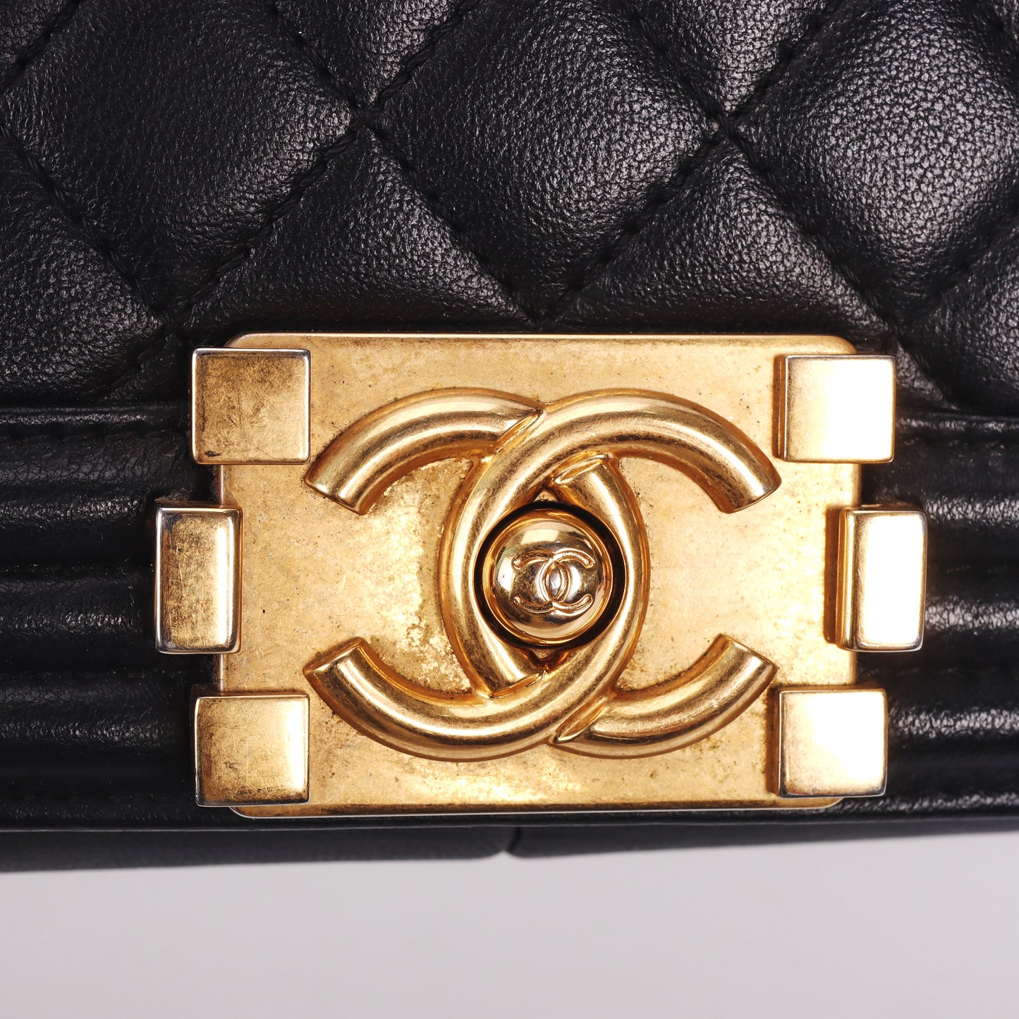 Pre-Owned Chanel Le Boy Black Quilted Lambskin Leather Shoulder Bag 55071493