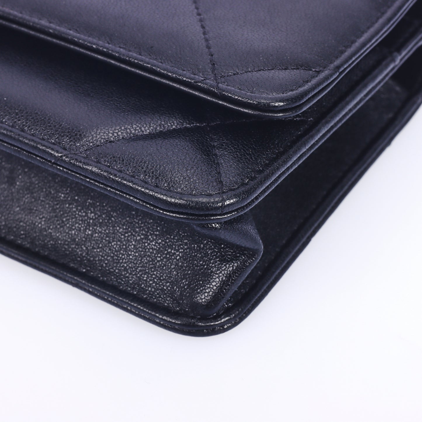 Pre-Owned Chanel 19 Black Quilted Lambskin Wallet on Chain 57907422